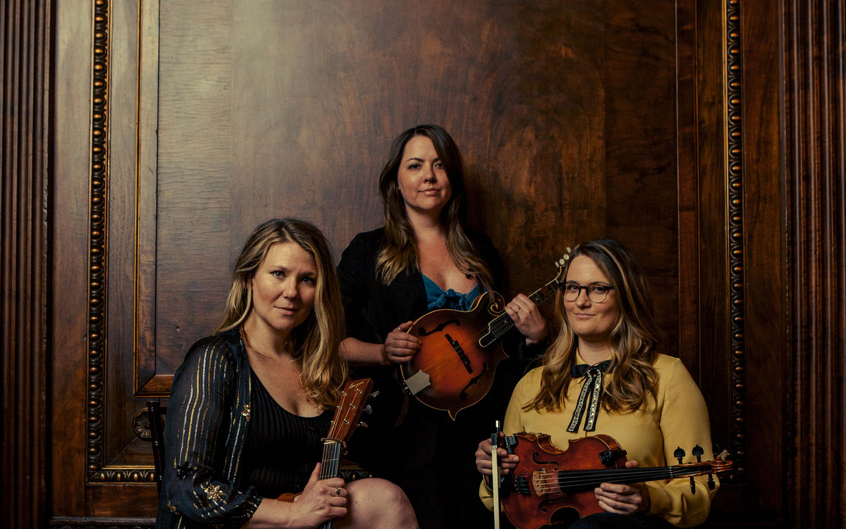 Della Mae