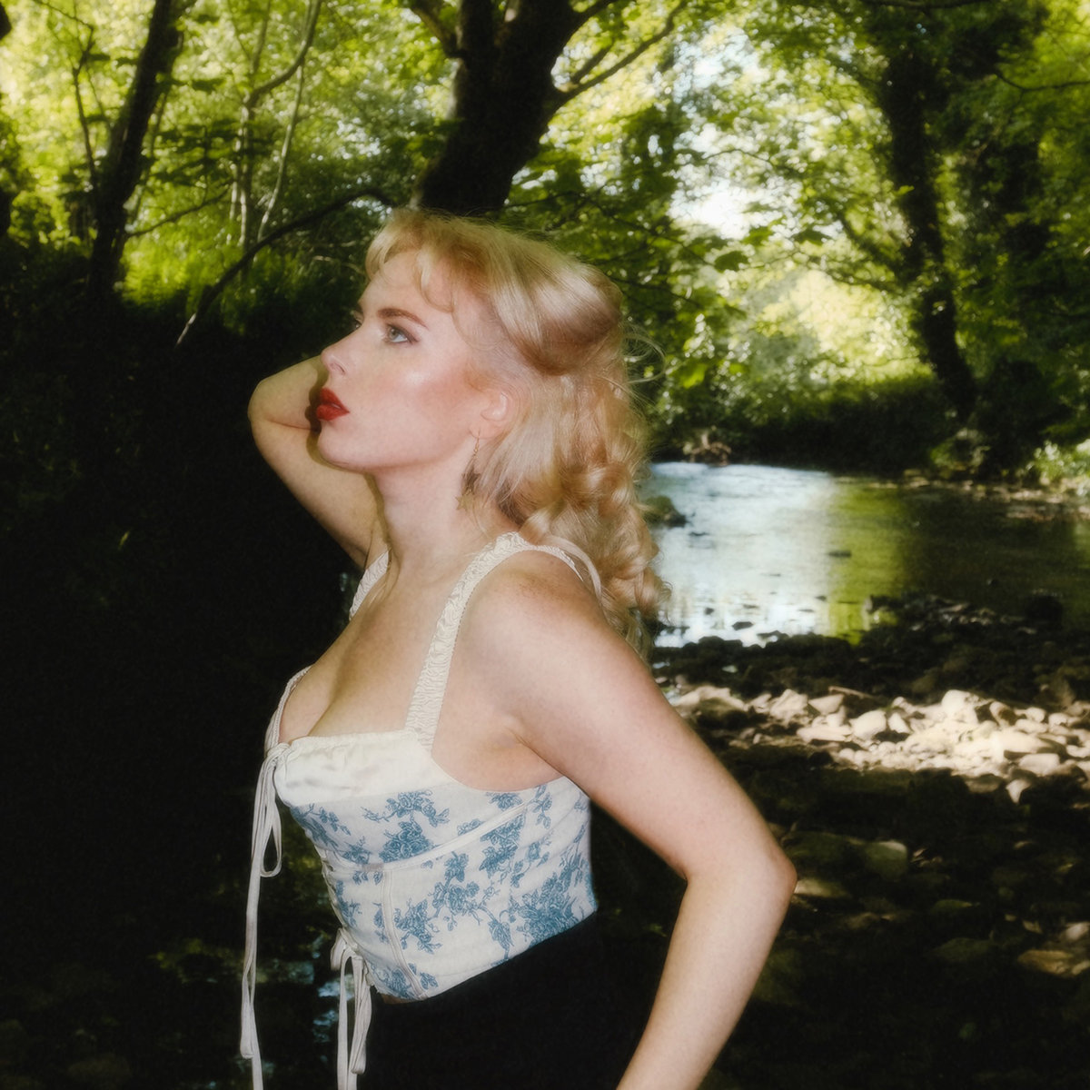 Holly Macve