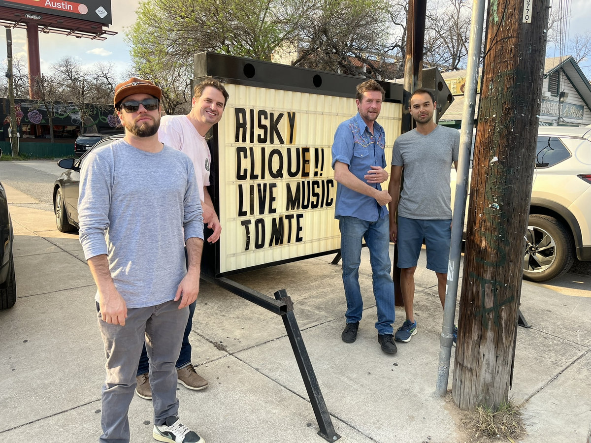 Risky Clique